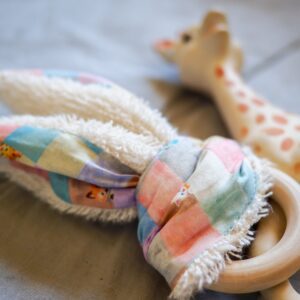 Anneaux de Dentition Peek a Boo